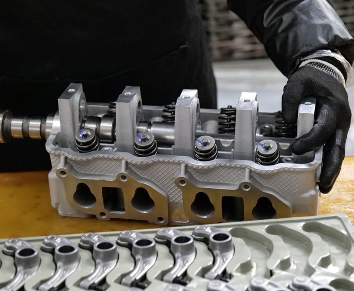 Precision Automotive Cylinder Head Components